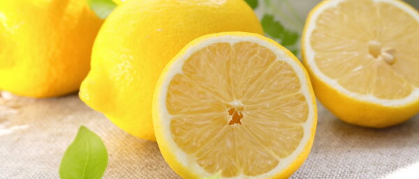 sliced lemon has citric acid