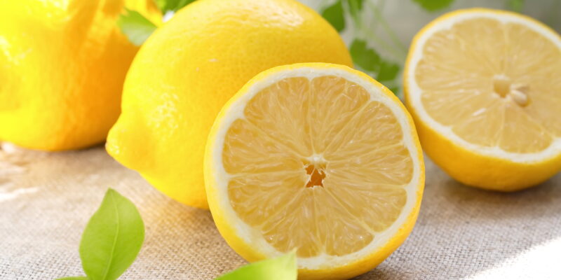 sliced lemon has citric acid